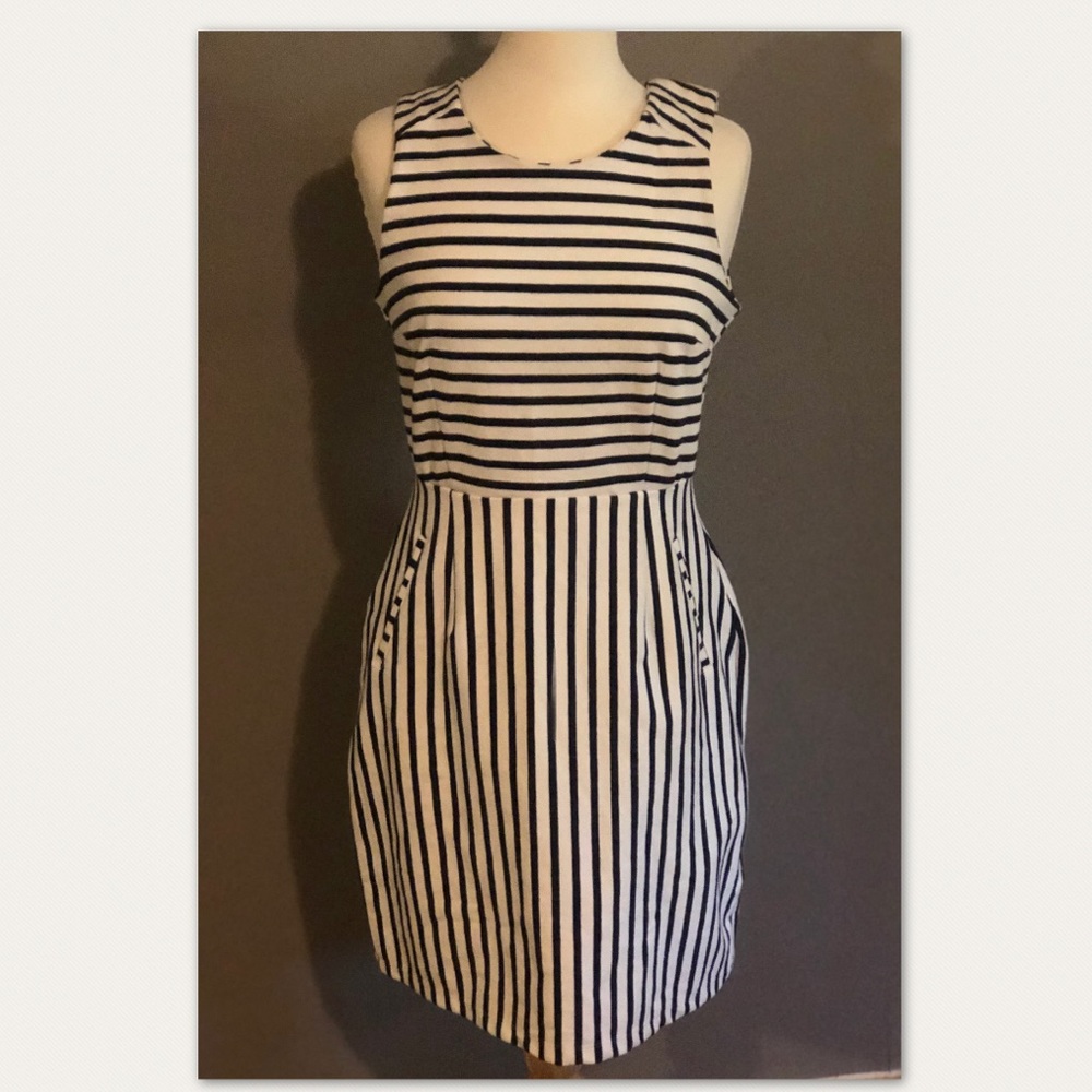 Summer dress with pockets!